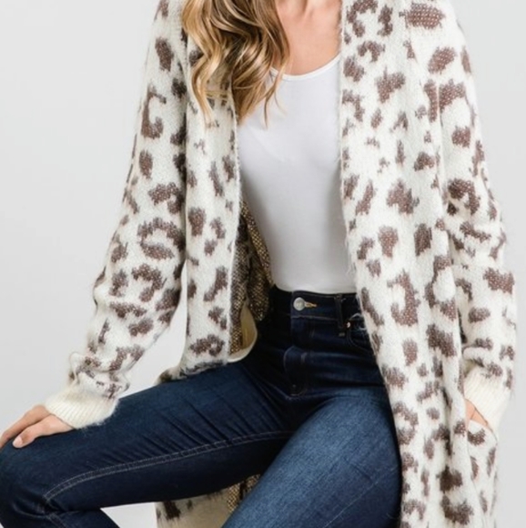 🆕LAST ONE!!🌿LEOPARD PRINT CARDIGAN🌿 - Picture 10 of 14
